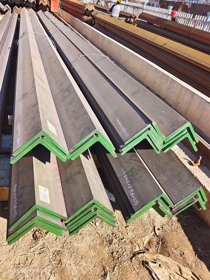 國(guó)網(wǎng)Q420C高強(qiáng)度角鋼∠300×300×28mm角鋼每米重量